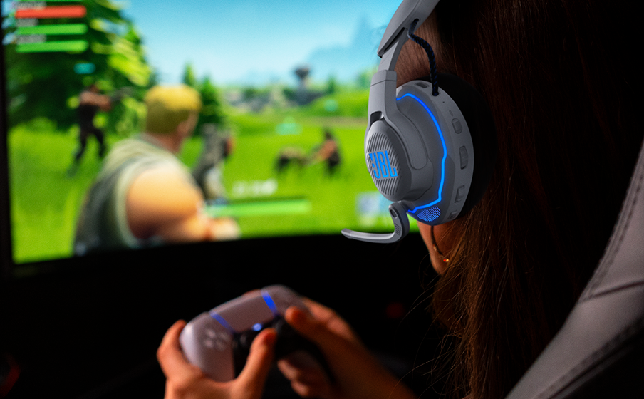 JBL Quantum 910P Console Wireless Consigue una ventaja competitiva crucial con JBL QuantumSPATIAL 360&trade; en tu PlayStation - Image