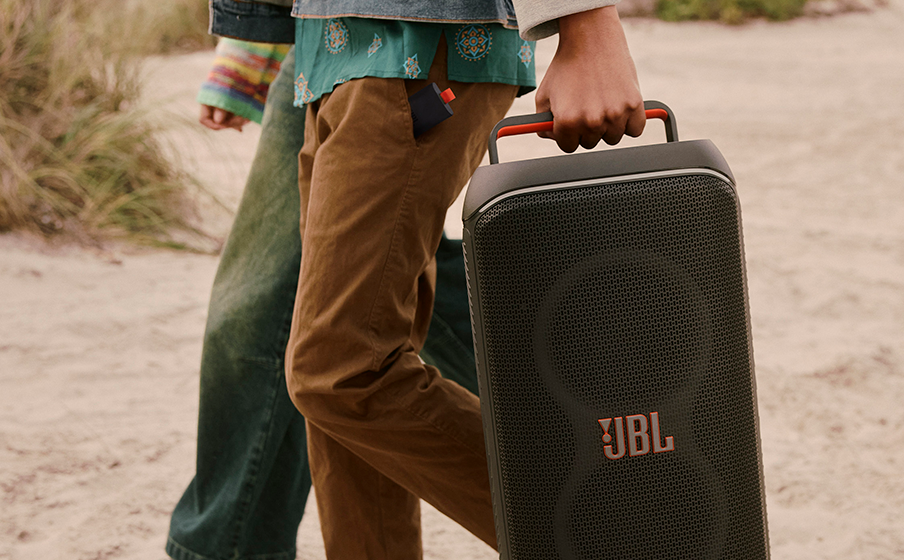 JBL Battery 200 Un gran anfitri&oacute;n siempre tiene una bater&iacute;a de repuesto - Image