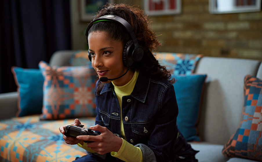 Vive el juego al máximo con JBL QuantumSOUND Signature